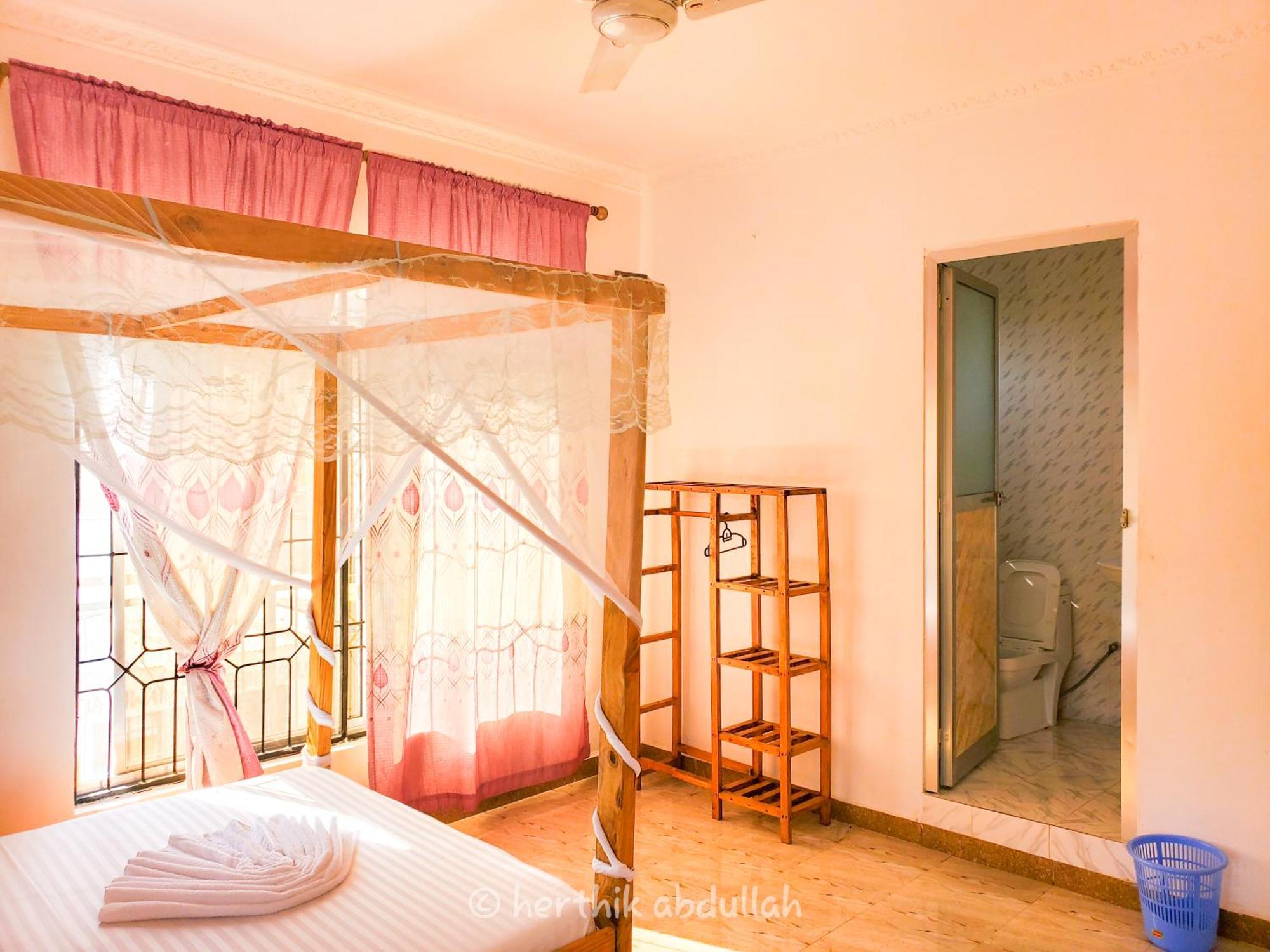 לינה וארוחת בוקר נונגווי Raha House מראה חיצוני תמונה