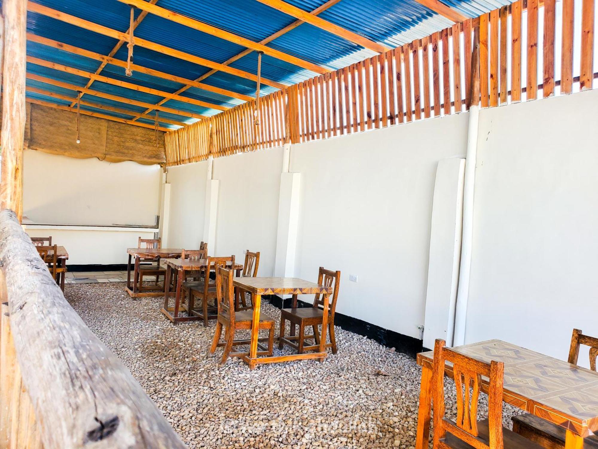 לינה וארוחת בוקר נונגווי Raha House מראה חיצוני תמונה