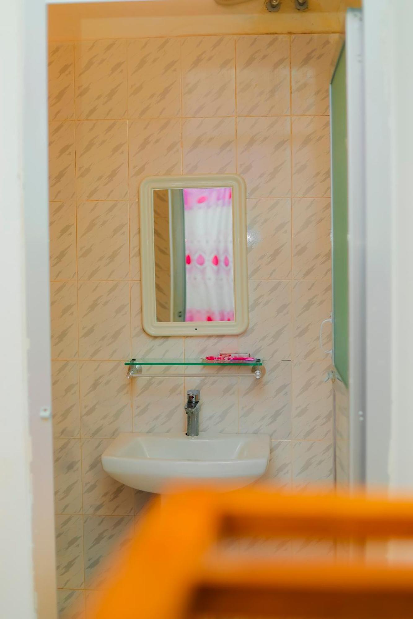לינה וארוחת בוקר נונגווי Raha House מראה חיצוני תמונה