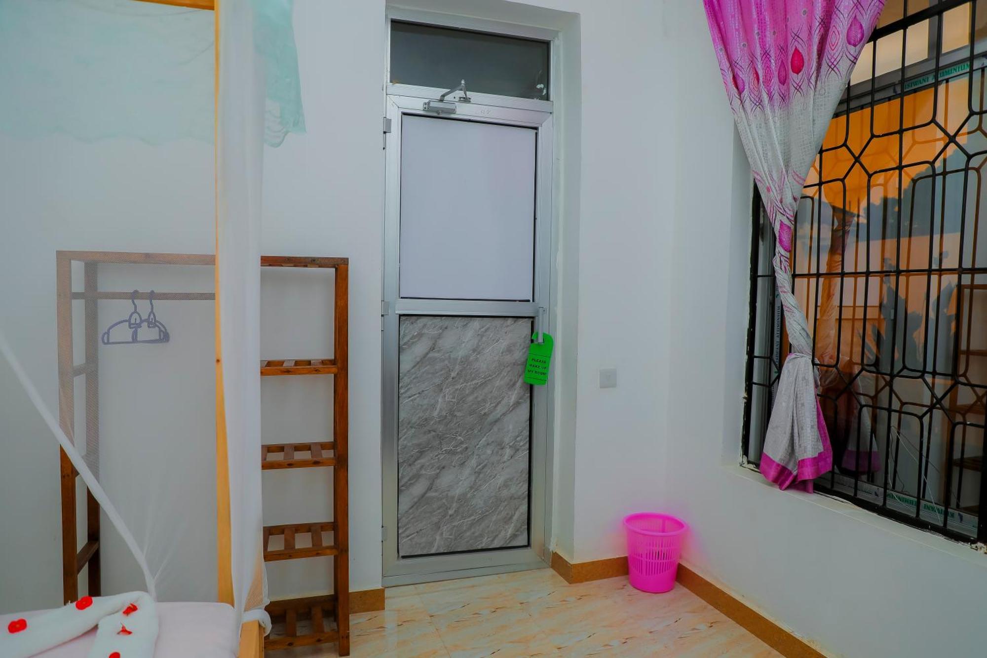לינה וארוחת בוקר נונגווי Raha House מראה חיצוני תמונה